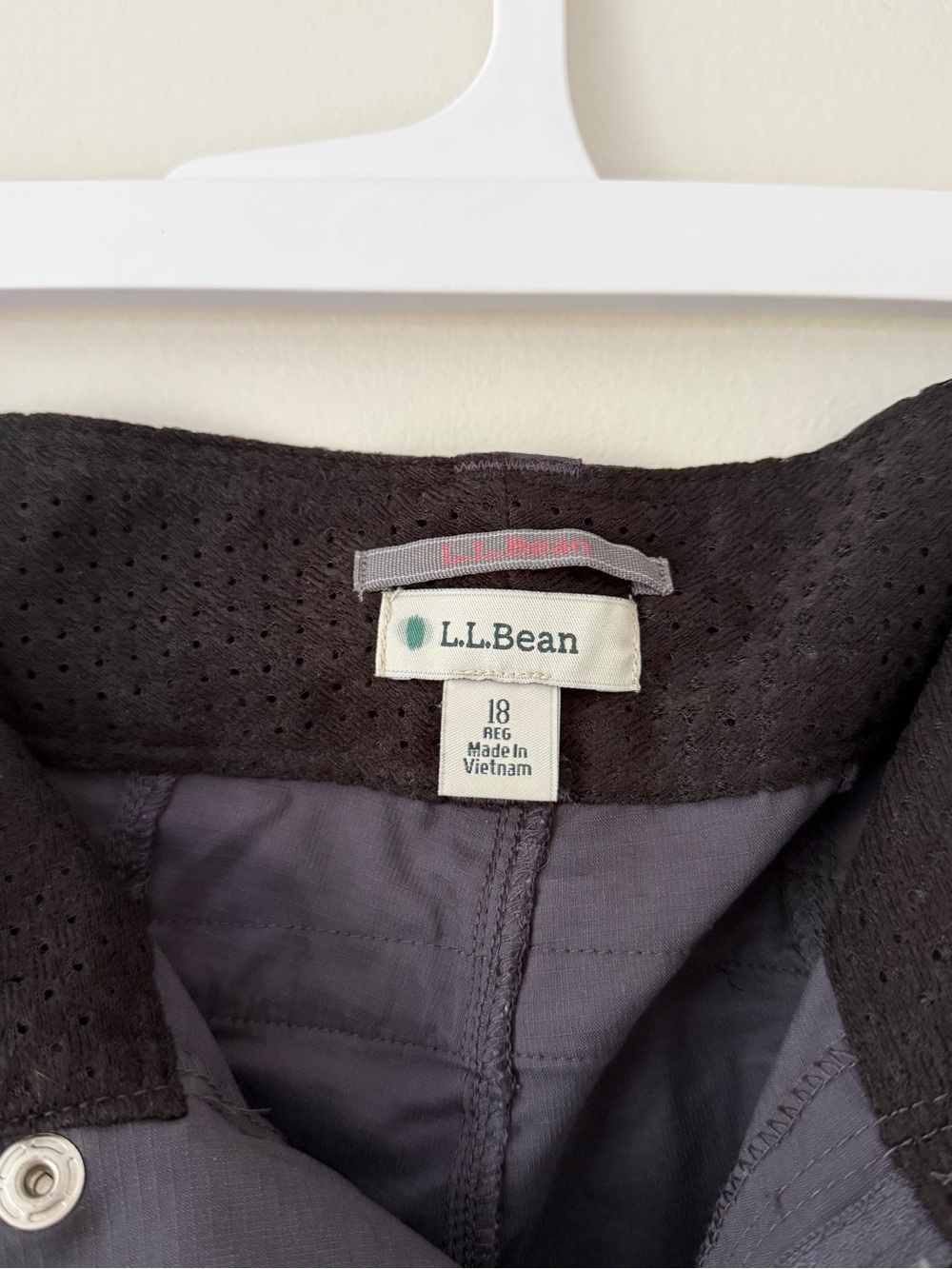 L.L. Bean Women’s Zip-Off Gray Hiking Vista Camp Pants Size 18 - Picture 3 of 8